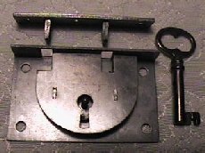 cheslock42.JPG (12887 bytes)